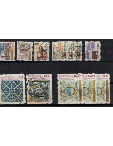 Valores postales de diferentes series de sellos de Portugal