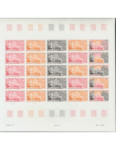 Níger, Aéreo. **Yv 118(25). 1969. 200 f multicolor, hoja completa de veinticinco sellos. ENSAYOS DE COLOR y SIN DENTAR, en dif