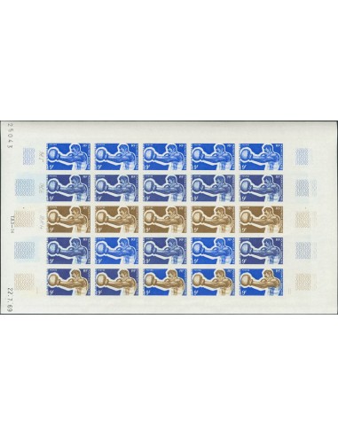 Polinesia. **Yv 66(25). 1969. 9 f multicolor, hoja completa de veinticinco sellos. ENSAYOS DE COLOR y SIN DENTAR, en diferente