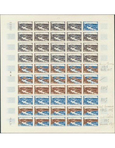 Francia. **Yv 977(50). 1954. 8 f multicolor, hoja completa de cincuenta sellos. ENSAYOS DE COLOR y SIN DENTAR, en diferentes c